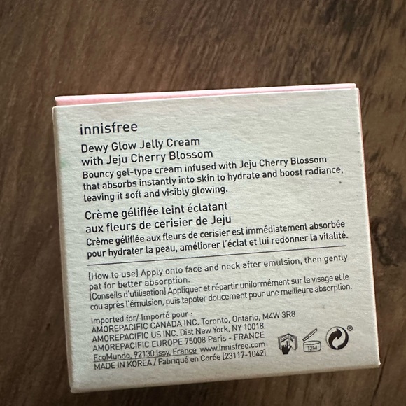 Innisfree - dewy glow jelly cream - Picture 2 of 4